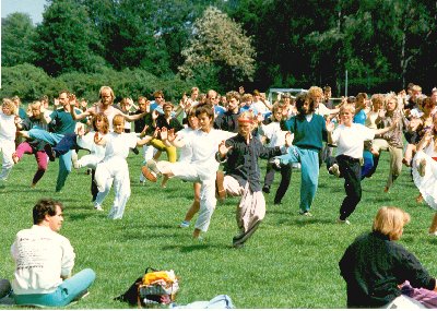 Langsom Tai Chi Chuan - Yang Stil "Adskil Venstre Fod"